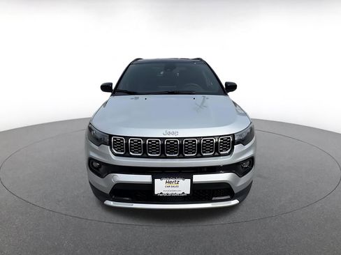 Used 2025 Jeep Compass Limited image 4