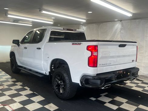 Used 2023 Chevrolet Silverado 1500 LT Trail Boss AWD/4WD image 9