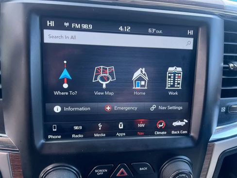 Used 2018 RAM 2500 Laramie w/ Cold Weather Group AWD/4WD image 18