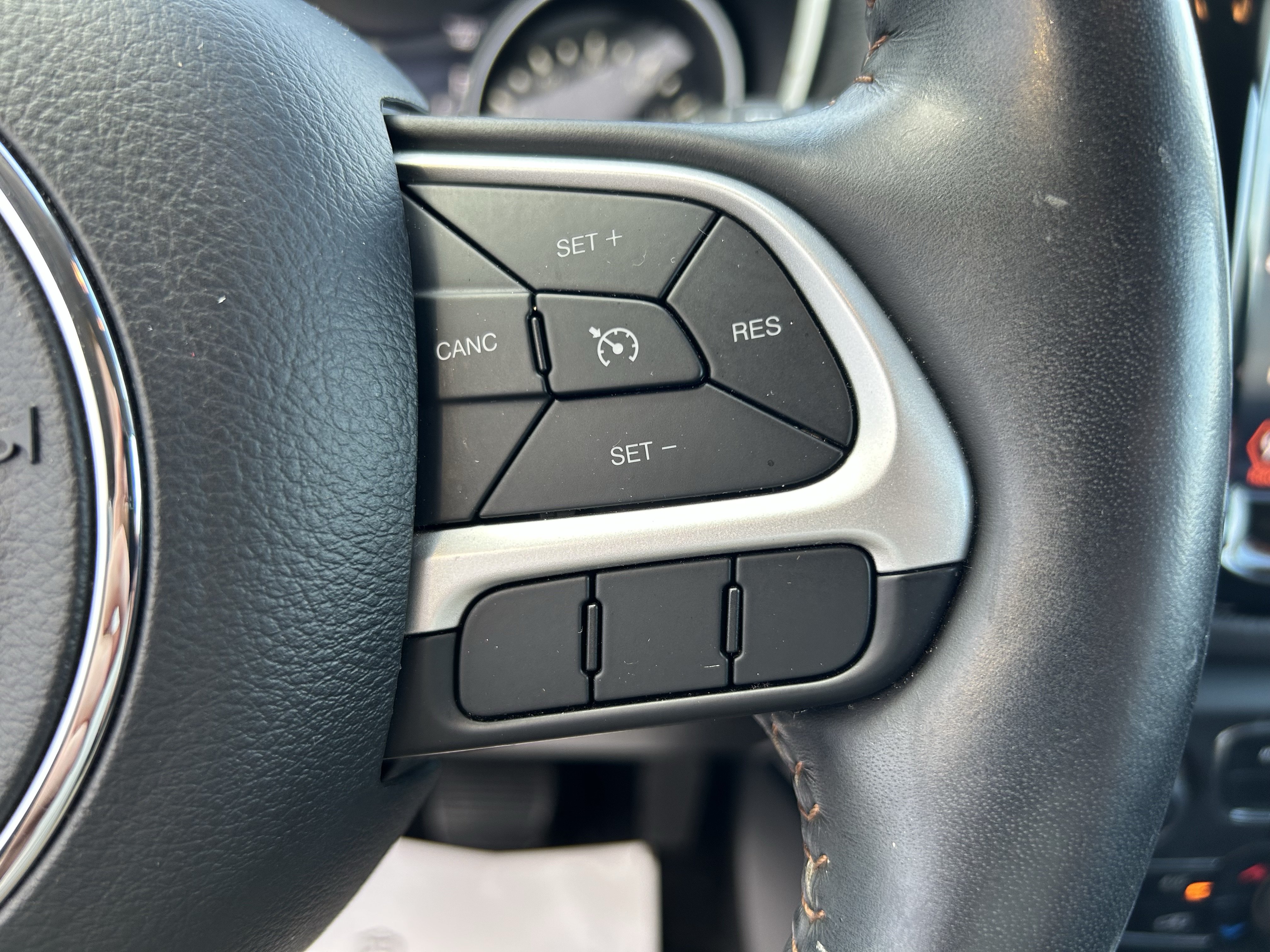 Used 2018 Jeep Compass Limited AWD/4WD image 25