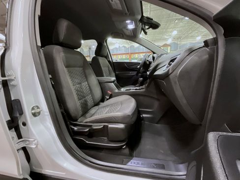 Used 2020 Chevrolet Equinox LT image 15