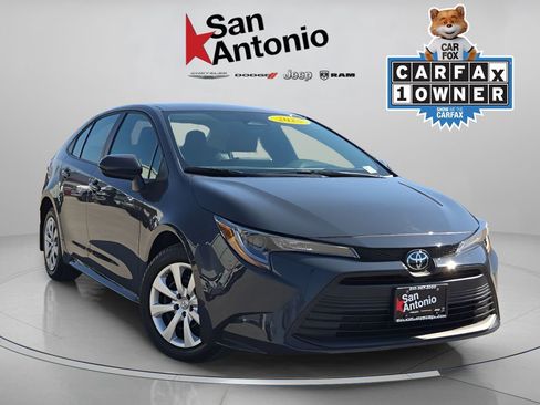 Used 2025 Toyota Corolla LE image 1