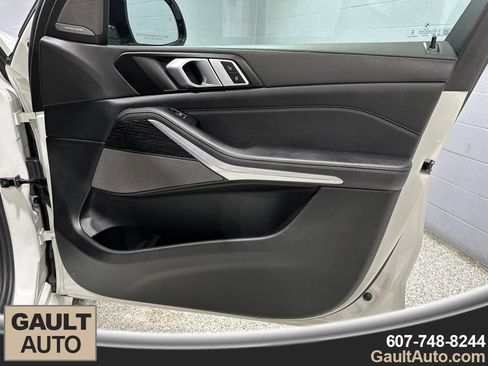 Used 2026 BMW X5 xDrive40i w/ M Sport Package AWD/4WD image 17