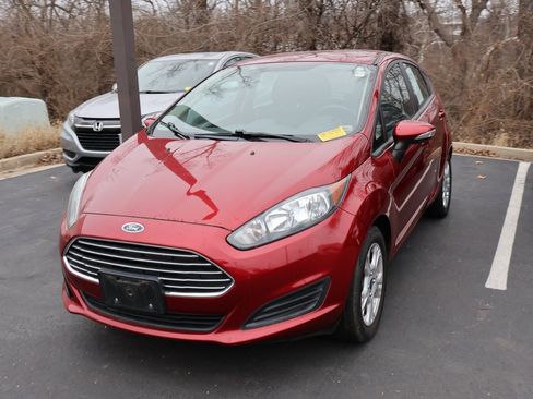 Used 2014 Ford Fiesta SE image 3