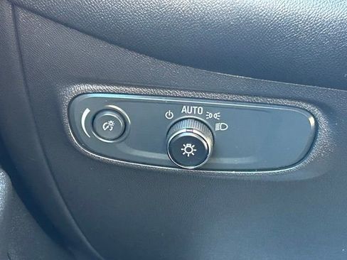 Used 2020 Chevrolet Equinox LS w/ LS Convenience Package image 20