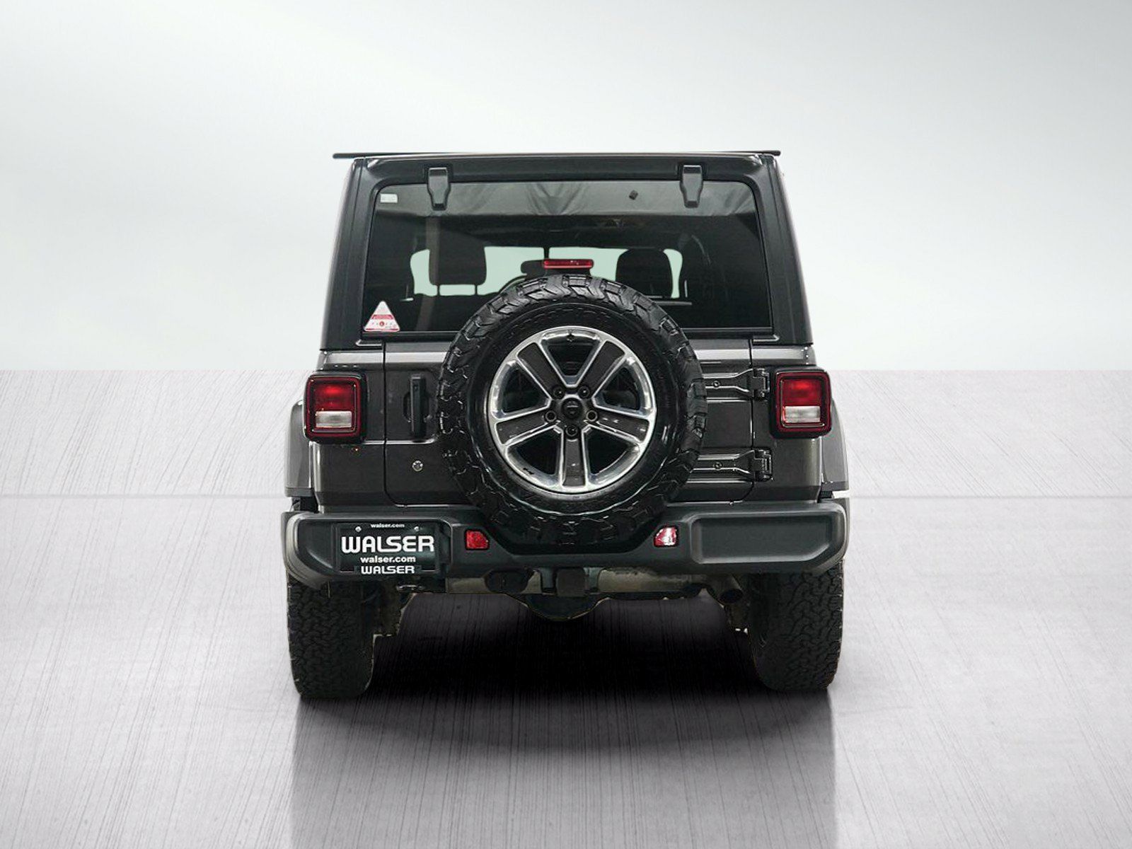 Used 2018 Jeep Wrangler Unlimited Sahara w/ Cold Weather Group AWD/4WD image 4