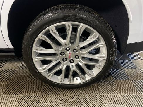 New 2026 GMC Yukon Denali w/ Sun & Power Step Package AWD/4WD image 10