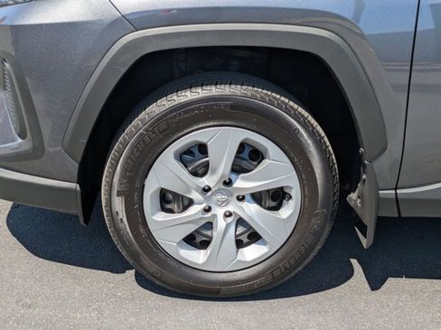 Certified 2025 Toyota RAV4 LE FWD image 21