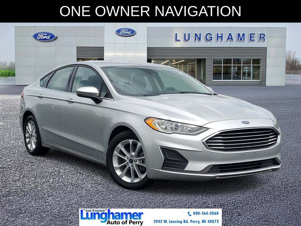 Used 2019 Ford Fusion SE FWD image 1