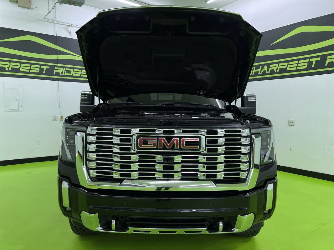 Used 2025 GMC Sierra 3500 Denali w/ Denali Reserve Package AWD/4WD image 4