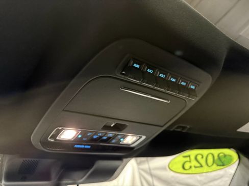 Used 2025 Ford F150 Raptor image 23