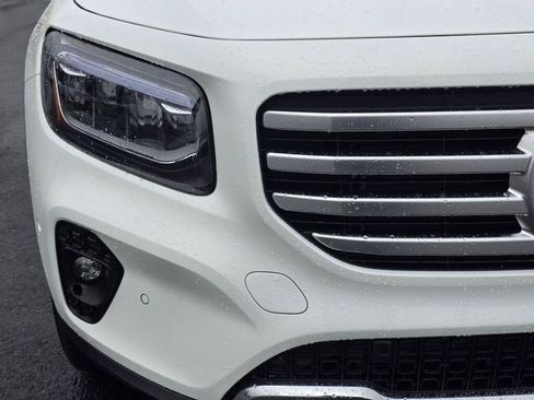 Used 2025 Mercedes-Benz GLB 250 4MATIC image 31