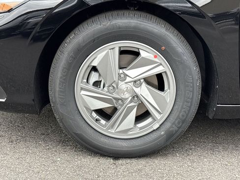 New 2026 Hyundai Elantra SE FWD image 12
