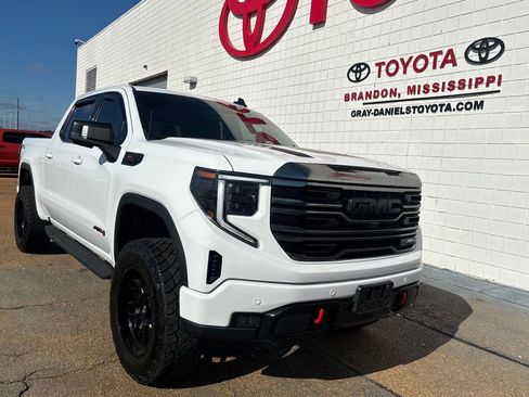 Used 2024 GMC Sierra 1500 AT4 w/ Technology Package image 3