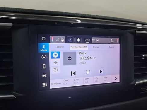 Used 2022 Chrysler Voyager LX FWD image 29