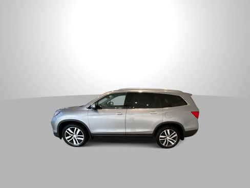 Used 2017 Honda Pilot Touring image 5