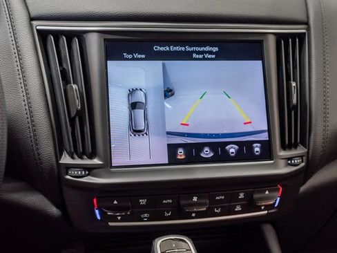 Used 2023 Maserati Levante GT AWD/4WD image 14