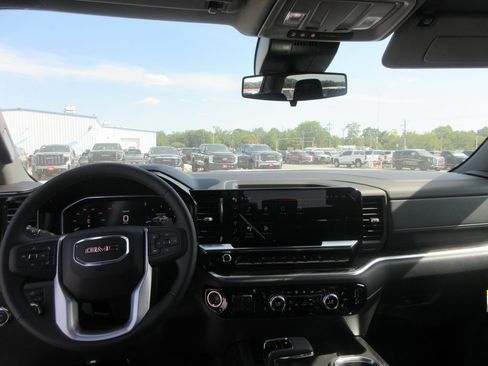 New 2026 GMC Sierra 1500 Elevation image 16