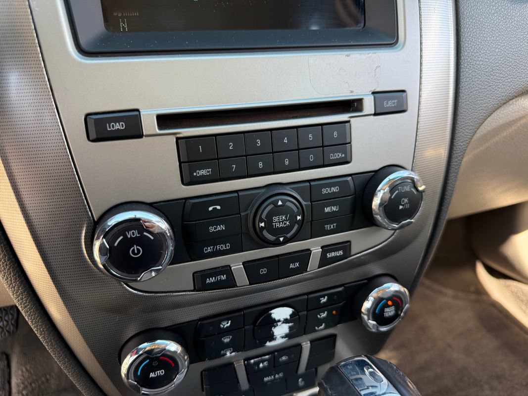 Used 2011 Ford Fusion Hybrid FWD image 36