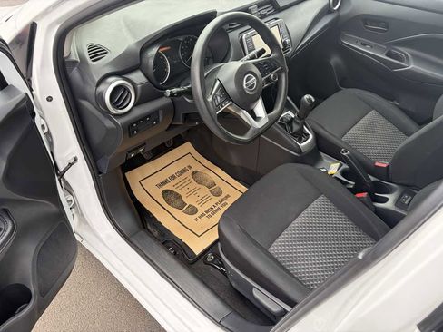 Used 2022 Nissan Versa S image 9