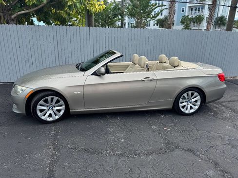 Used 2011 BMW 328i Convertible image 4