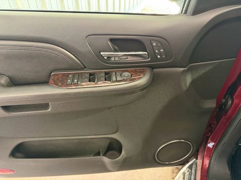 Used 2009 GMC Yukon XL Denali image 9