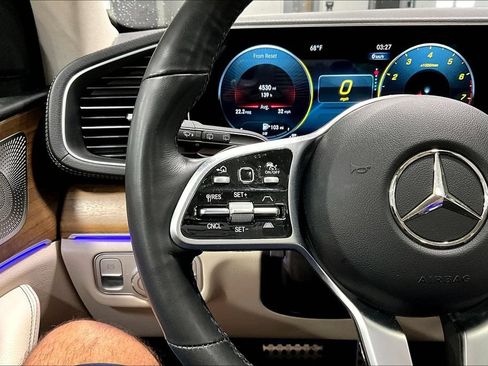 Used 2023 Mercedes-Benz GLS 450 4MATIC image 11