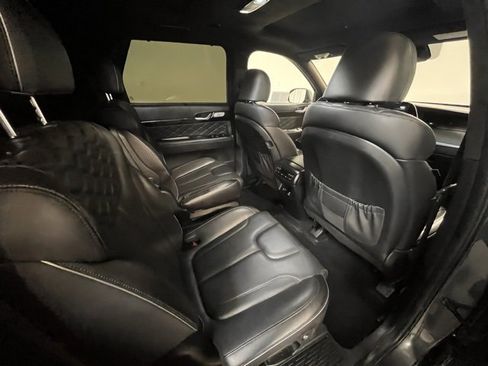 Used 2022 Hyundai Palisade Calligraphy image 12