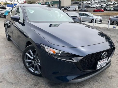 Used 2021 MAZDA MAZDA3 s FWD image 1