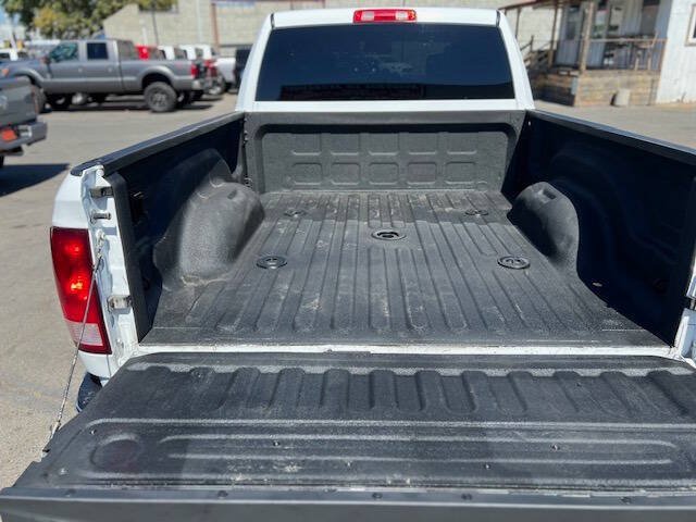 Used 2014 RAM 3500 Tradesman w/ Chrome Appearance Group AWD/4WD image 18