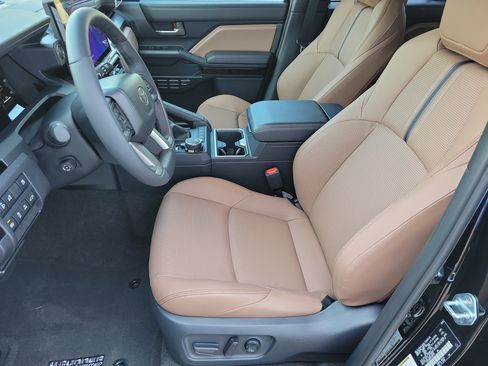 New 2026 Toyota 4Runner Limited w/ Tow Technology Package AWD/4WD image 9