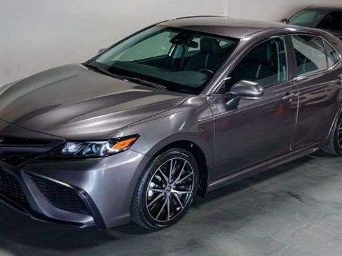Used 2023 Toyota Camry SE FWD image 8