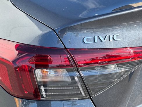 Used 2025 Honda Civic Sport image 31