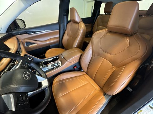 Certified 2023 INFINITI QX60 Sensory w/ Cargo Package image 11
