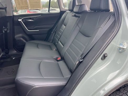 Used 2021 Toyota RAV4 XLE Premium image 30