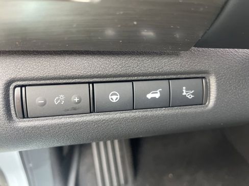 New 2025 Nissan Pathfinder Platinum image 16