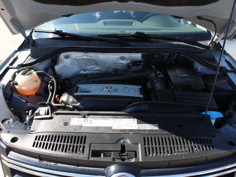 Used 2012 Volkswagen Tiguan S FWD image 22