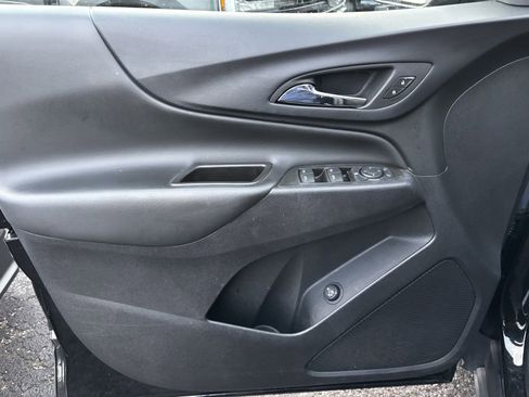 Used 2023 Chevrolet Equinox LT image 16