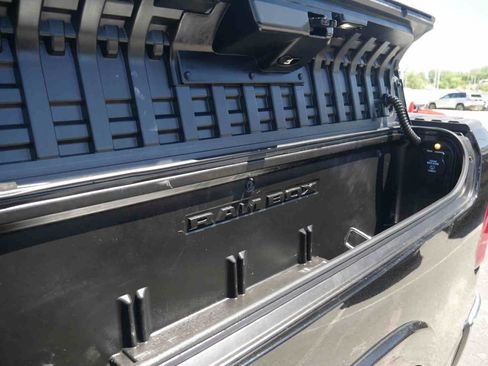 Used 2025 RAM 1500 Limited AWD/4WD image 9