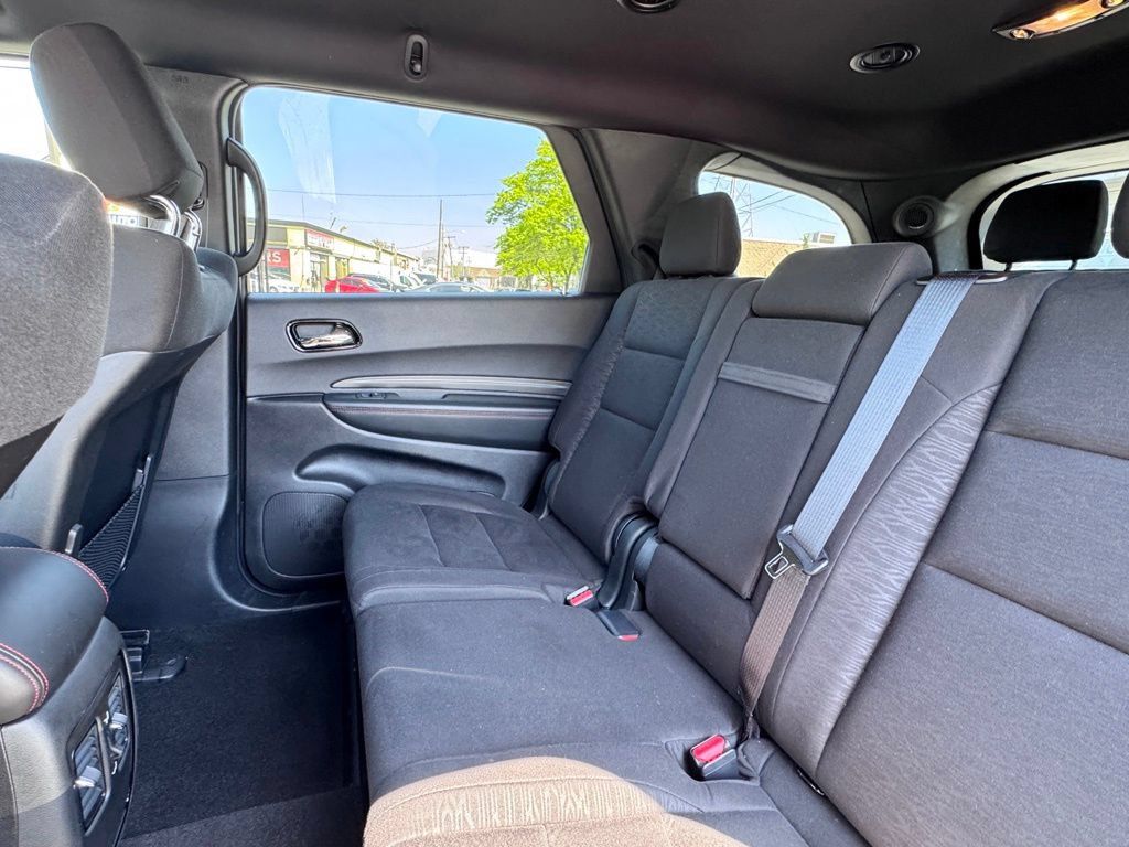 Certified 2025 Dodge Durango R/T w/ Blacktop Package AWD/4WD image 17