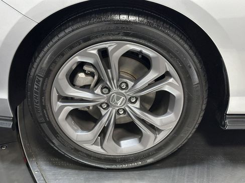 Used 2024 Honda Accord EX image 18