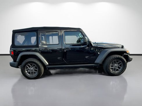Used 2024 Jeep Wrangler Unlimited Sport AWD/4WD image 2