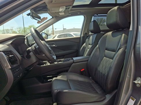 Used 2023 Nissan Rogue Platinum w/ Platinum Premium Package AWD/4WD image 14