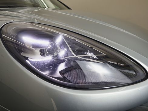 Used 2021 Porsche Macan S image 18