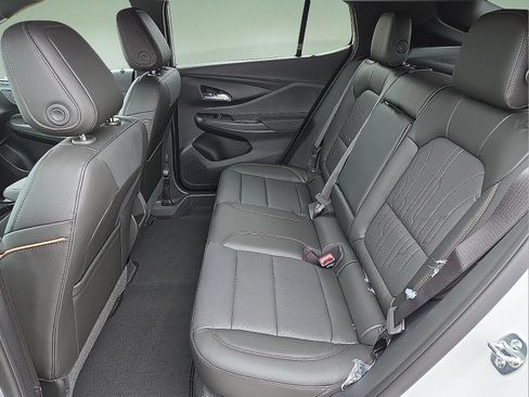 New 2026 Buick Envista Avenir FWD image 10