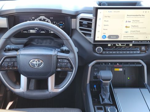 Used 2024 Toyota Sequoia Limited image 29