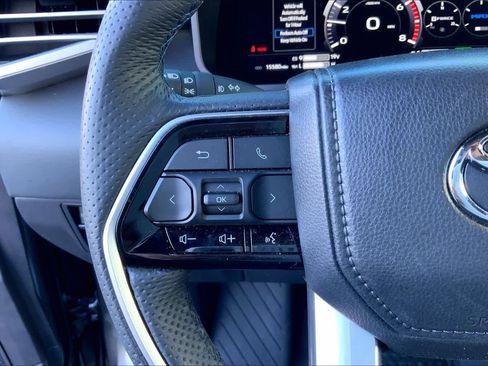 Used 2025 Toyota Tundra Platinum image 25