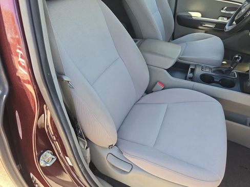 Used 2015 Kia Sedona LX w/ LX Convenience Package FWD image 22