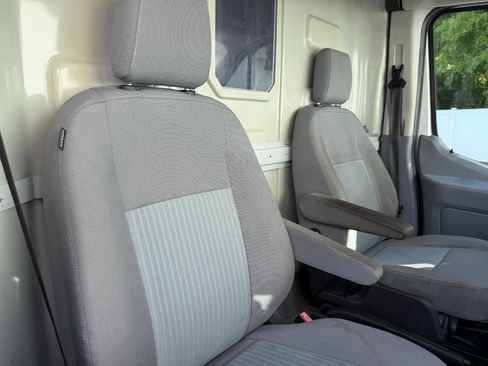 Used 2018 Ford Transit 150 148 Medium Roof RWD image 37
