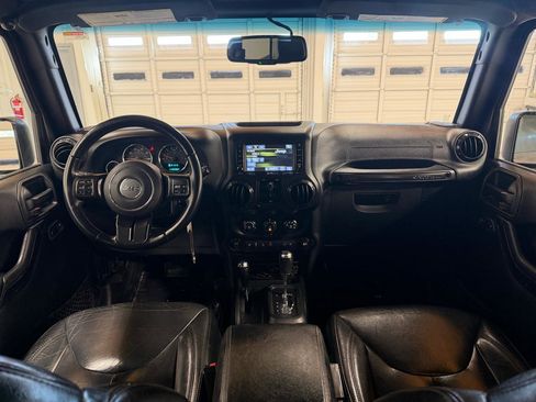 Used 2017 Jeep Wrangler Unlimited Sahara AWD/4WD image 20